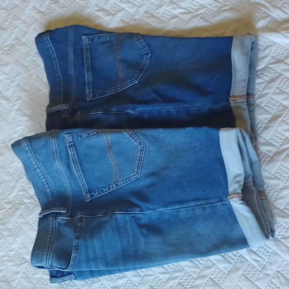 2 pair of Men's Hollister jean shorts